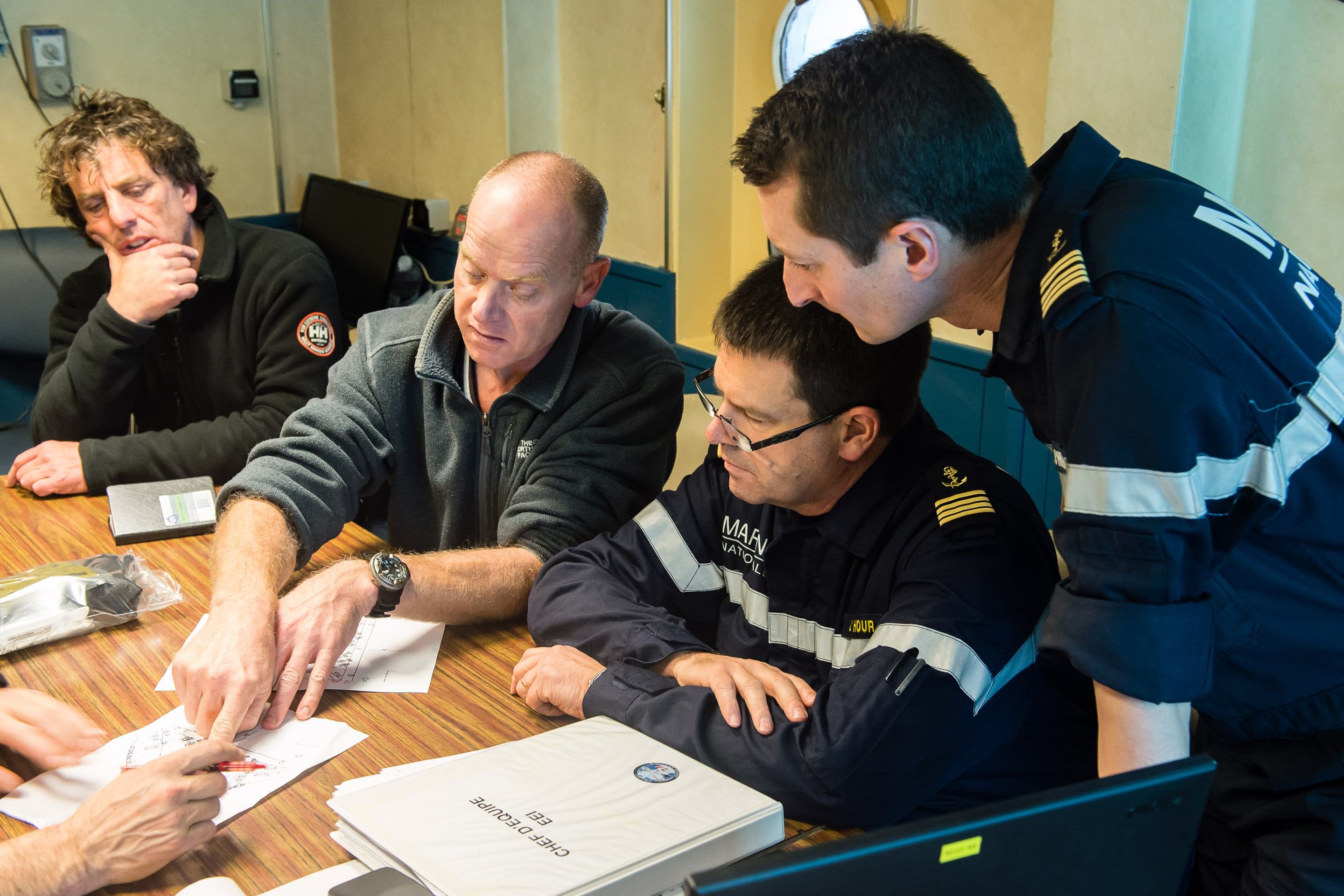 Discussing the salvage plan with The French Navy