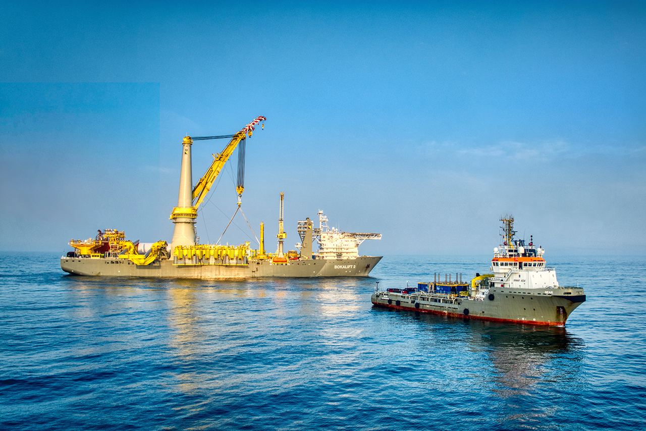 Oceangoing tug Bear and crane vessel Bokalift 2