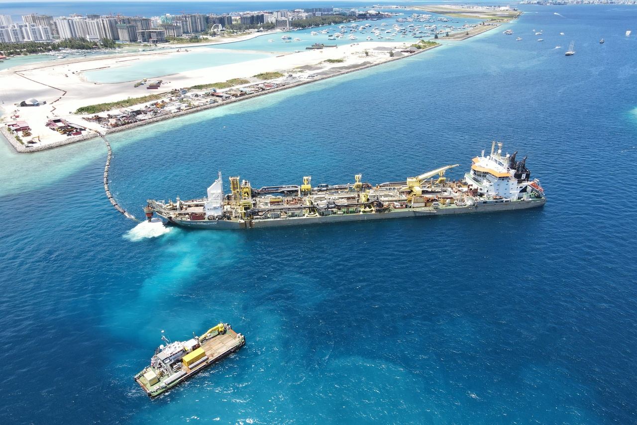 Trailing suction hopper dredger Prins der Nederlanden dredging near Malé